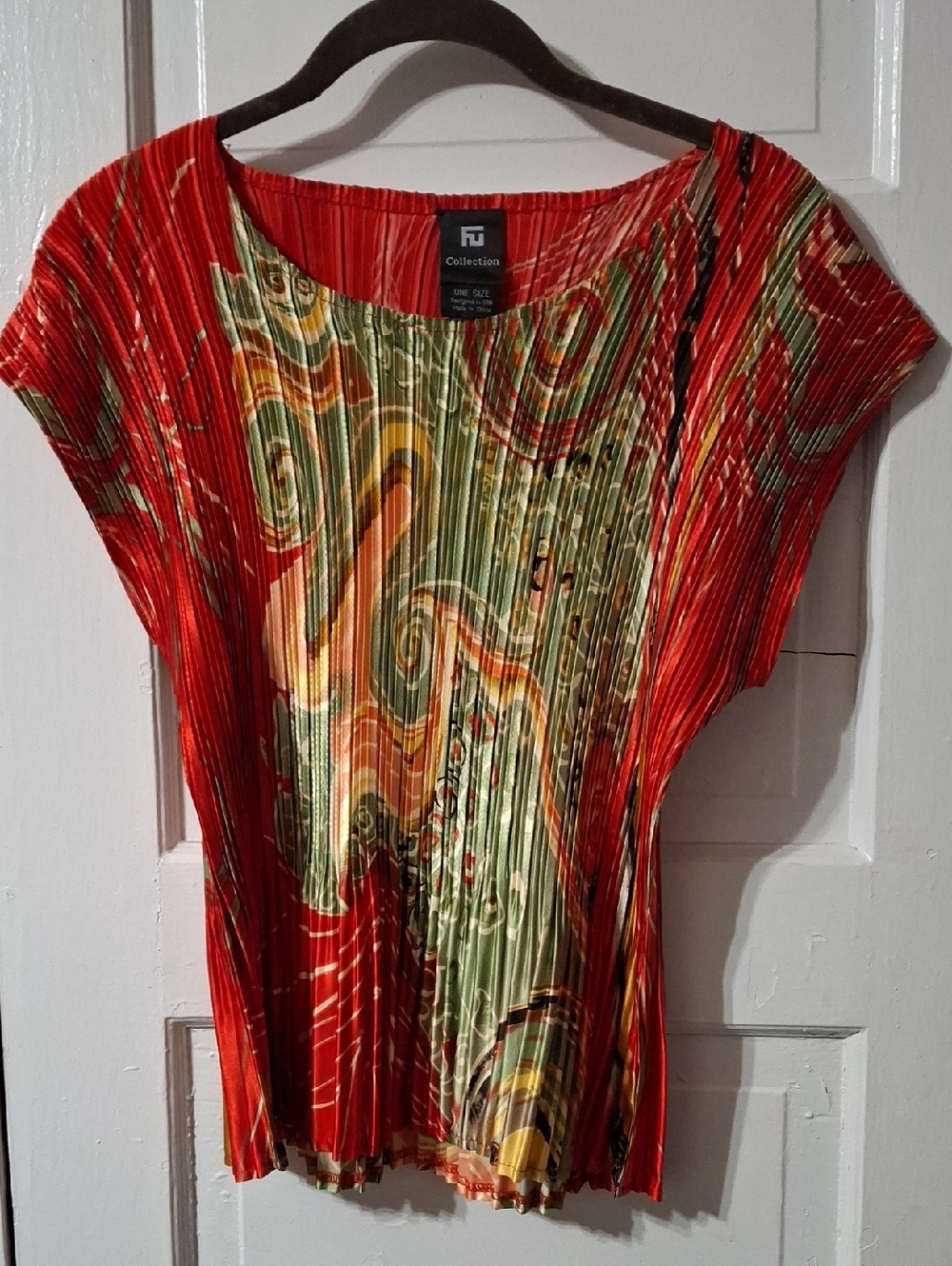 212 Collection Red Pleated Top with Green & Orange Accents (Mis263)